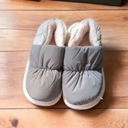 Теплі пухнасті жіночі хутряні кімнатні капці