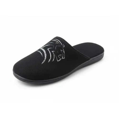 Чоловічі кімнатні капці чорні закриті з вишивкою Лев