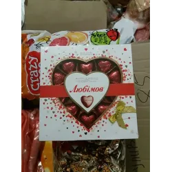 Цукерки Любимов молочний шоколад з нижнім горіховою начинкою 125 гр