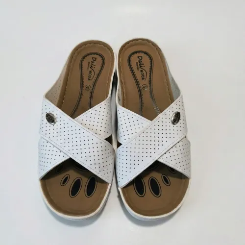 Жіночі шльопанці Dali MODA Comfort білі перехресні (р. 37-42)