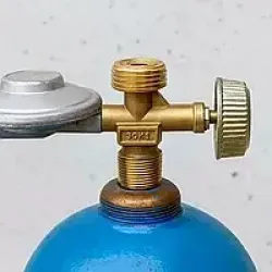 Клапанний кран для комплекту газових балонів і пальників