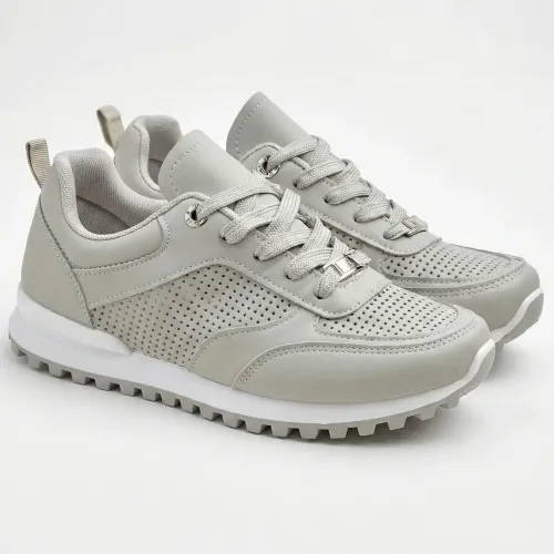 Жіночі кросівки Світло-сірі з перфорацією еко-шкіра (36-41) класичні повсякденні кеди