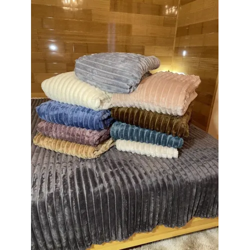 Велюровий плед із тисненням у формі смужок 3,5 см 