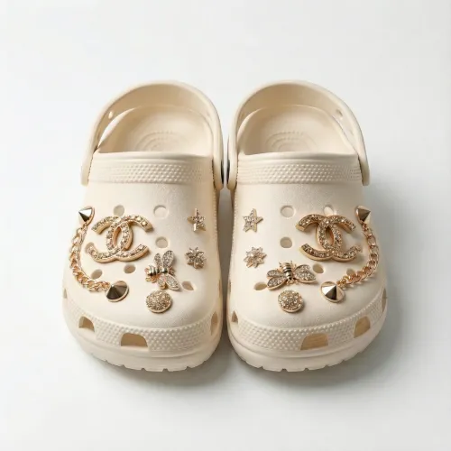 Жіночі сабо (крокси) бежеві з золотим декором та ланцюжком (36-41)