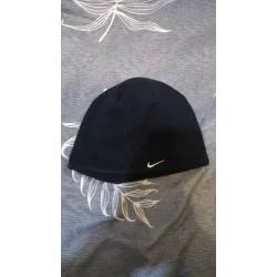 Зимова шапка Nike чорна в'язана з логотипом. Спортивна шапка унісекс тепла