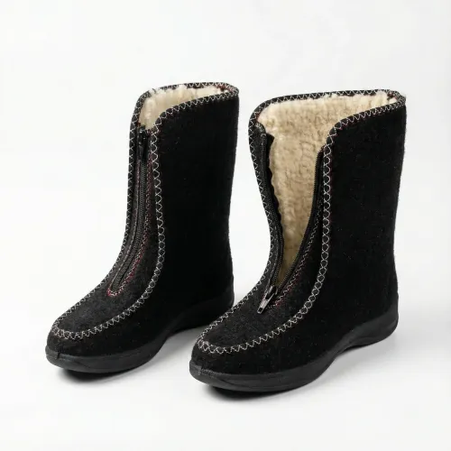 Бурки жіночі високі суконні на хутрі. Чорні зимові чуні на блискавці. Розміри 37-41