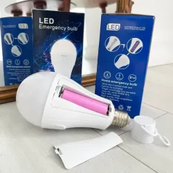 Акумуляторна лампа 20ват у патрон E27 з гачком 20 W з акумулятором. Аварійна лампа на акумуляторі