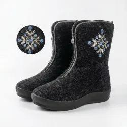 Жіночі зимові бурки на блискавці. Чорні повстяні чобітки з вишивкою Сніжинка 36-42 40