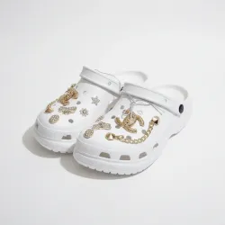 Сабо женские белые на платформе с цепочкой. Стильные кроксы ЭВА с джибитсами 36-41 40